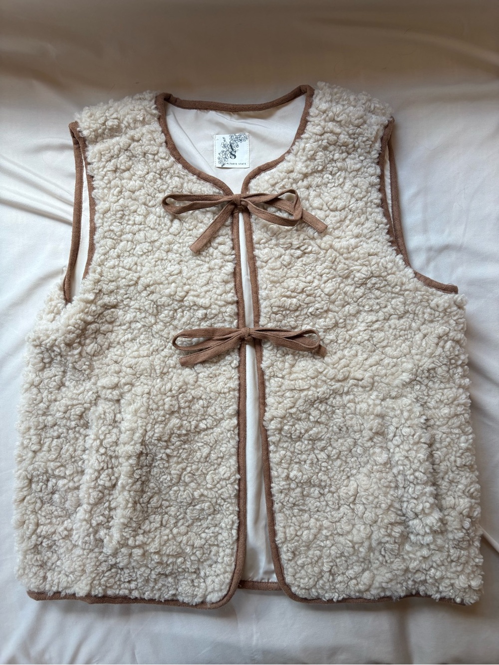 Altar'd State Cream Sherpa Tie-Front Vest NWOT - Picture 2 of 7